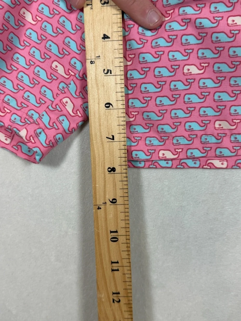 Vineyard Vines Size Medium Pink All Over Pattern Whale Print Swim Trunks